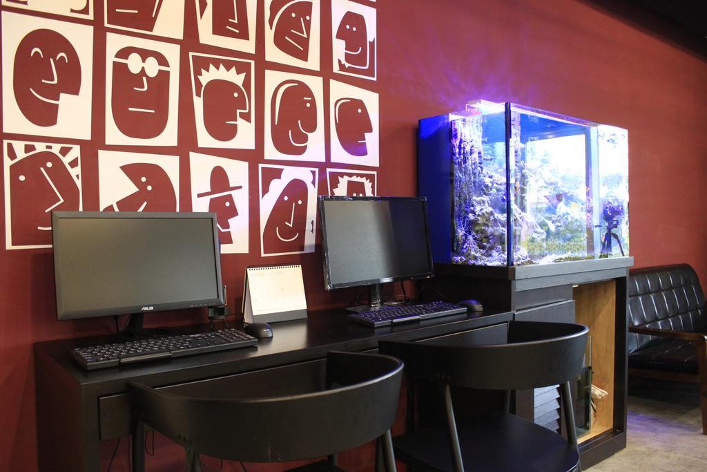 Pathways Hostel Kaohsiung Buitenkant foto
