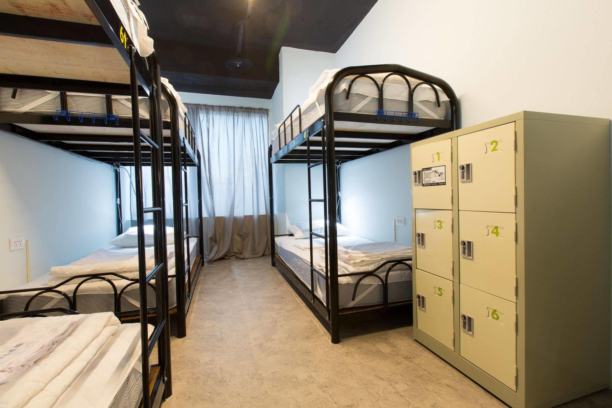 Pathways Hostel Kaohsiung Buitenkant foto