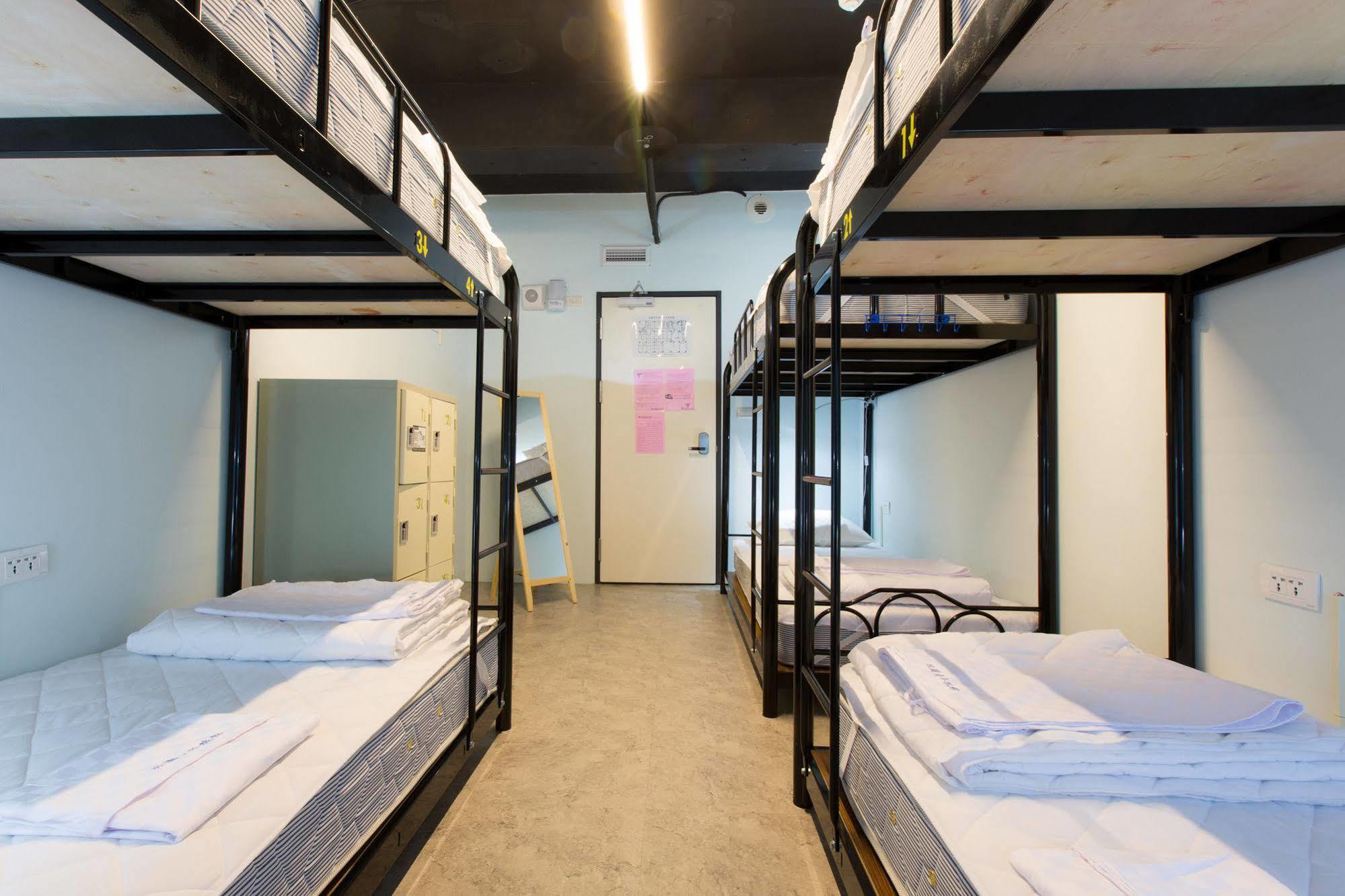 Pathways Hostel Kaohsiung Buitenkant foto